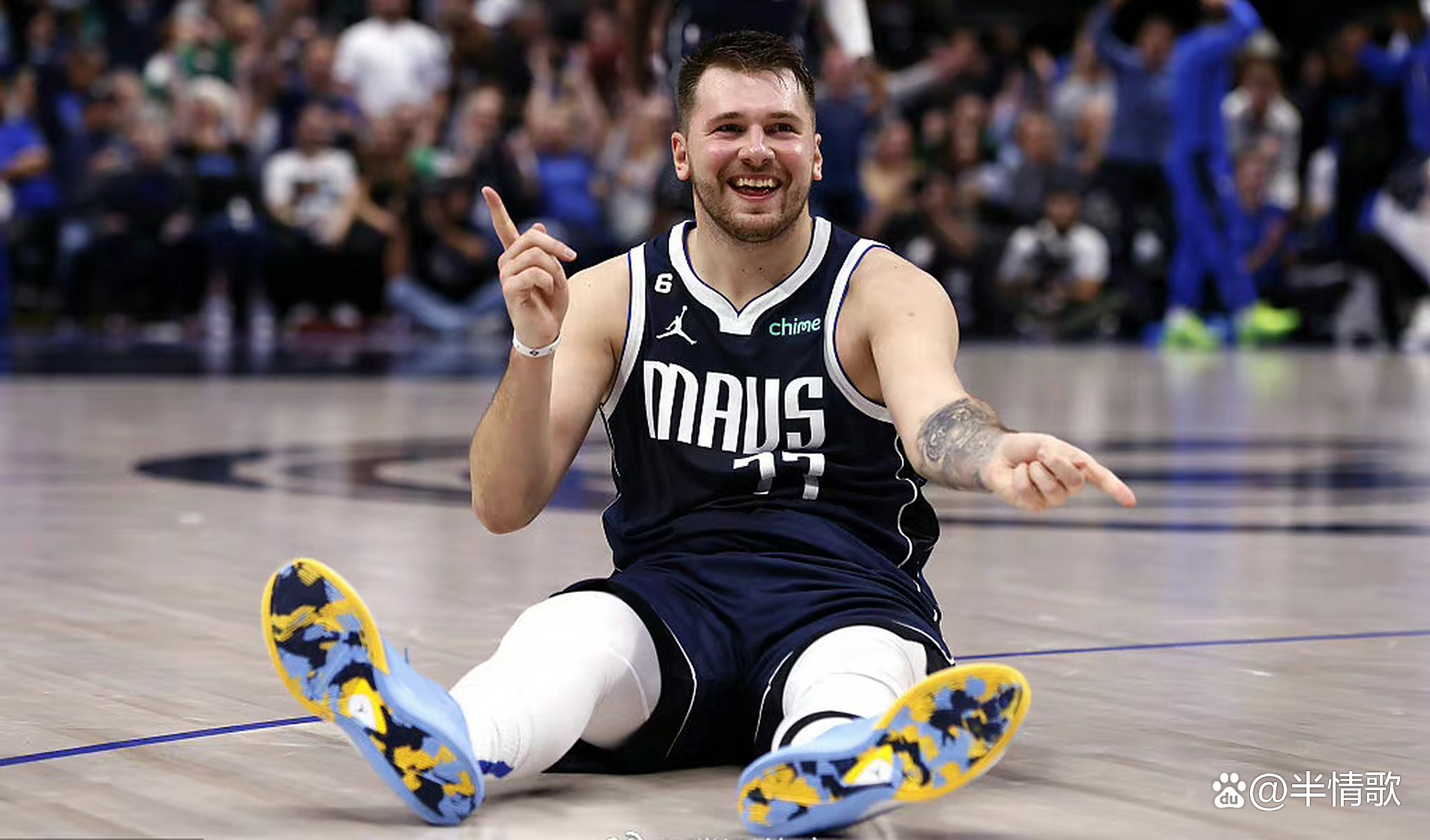 开云官方网站在线登陆-东契奇连续七场比赛得分超过比赛局势复杂，独行侠不断突破！观众掌声雷动的简单介绍-开云官方网站在线登陆